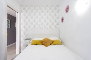 Home2Book Relaxing Coastal Apt with Terrace