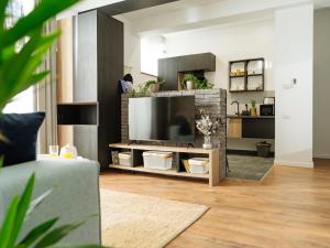 Central 19 Apartment - Private Terrace & Parking