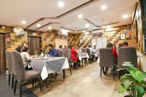 FabHotel Prime Familto - Near Bisarjan Ghat