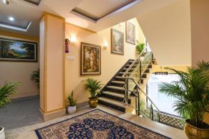FabHotel Prime Familto - Near Bisarjan Ghat