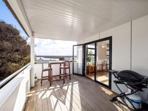 Bonnie View - Upstairs Studio Retreat for two