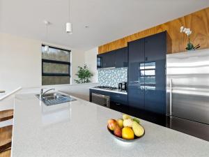 Bonnie View - Upstairs Studio Retreat for two