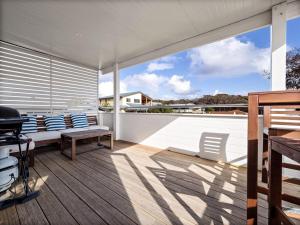 Bonnie View - Upstairs Studio Retreat for two