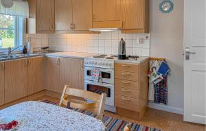 2 Bedroom Amazing Apartment In Flisby