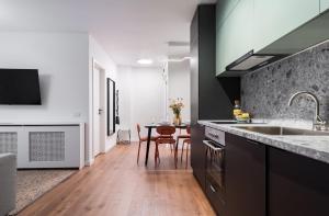 Sunny 2BR Flat - Amzei Square - Amazing Terrace