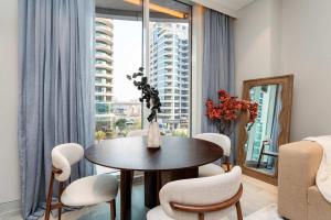 1BR w Marina Views & Balcony
