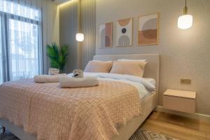 Modern & Stylish 1 Bdr Taksim Palas Living