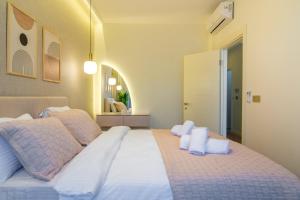 Modern & Stylish 1 Bdr Taksim Palas Living