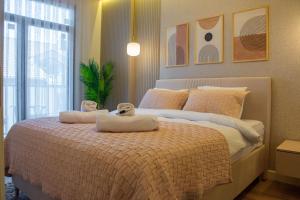 Modern & Stylish 1 Bdr Taksim Palas Living