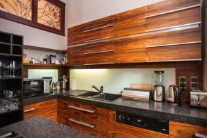 Large Apartment near Castle and Main Square