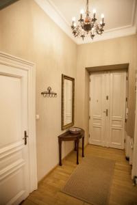 Large Apartment near Castle and Main Square