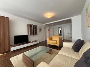 2BR near lake - Flower 23