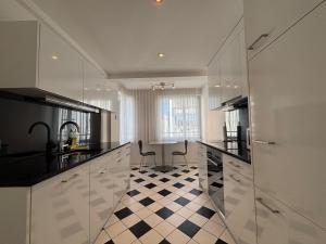 2BR near lake - Flower 23