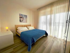 Terraced house with private garden