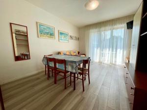 Terraced house with private garden