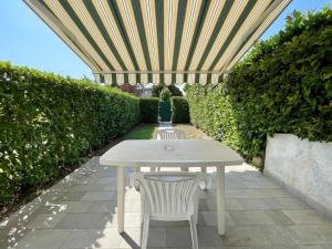 Terraced house with private garden
