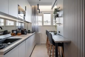 City - Center 1BR with Private Balcony