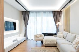 Stylish 2BR Loft Steps from Nai Harn Beach A210