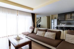 East Villa 4 with pool, 3 bedrooms by IBG Property - Ubytování bez kategorie ve městě Ban Pak Lak