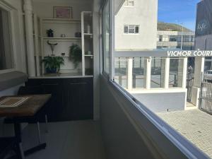 2 bed apartment close to beach