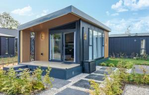 Nice Home In Scherpenisse