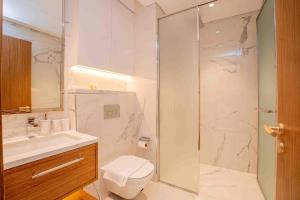 Escape24 Stylish 2BR with Pool View at Azizi Riviera