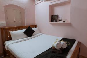 Harshas Shambhavi River View Homestay