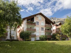 Apartment Chesa Dal Luf B6 by Interhome