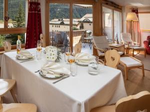 Apartment Chesa Dal Luf B6 by Interhome