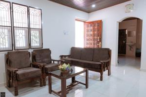 Harshas Shambhavi River View Homestay
