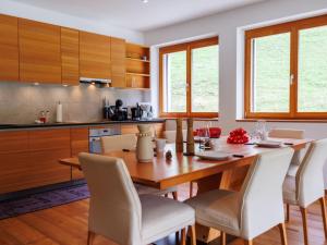 Apartment Rosablanche E 108 by Interhome