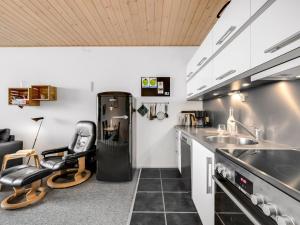 Apartment Benite - 50m from the sea by Interhome