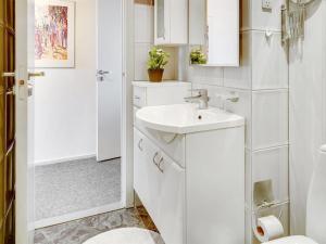 Apartment Benite - 50m from the sea by Interhome