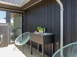 Holiday Home Gubbe - 500m from the sea by Interhome