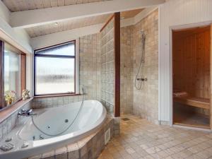 Holiday Home Gyda - 100m from the sea by Interhome