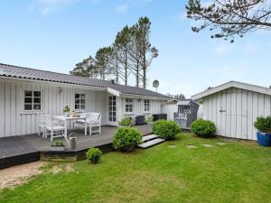 Holiday Home Gunnulf - 750m from the sea by Interhome