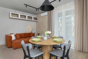 Apartament z 2 Sypialniami Kraków Parking Blisko Tauron Arena by Noclegi Renters