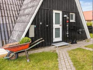 Holiday Home Hunding - 600m from the sea by Interhome