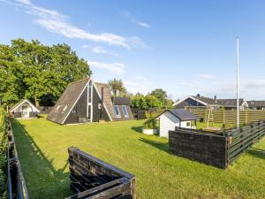 Holiday Home Hunding - 600m from the sea by Interhome