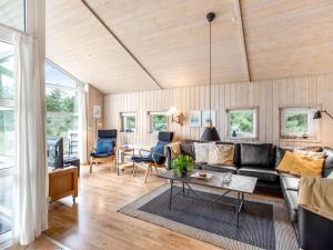 Holiday Home Ronna - 2-2km from the sea by Interhome