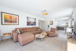 3-Br Rooftop with Jacuzzi & Parking Cannes