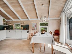 Holiday Home Amundi - 500m from the sea by Interhome