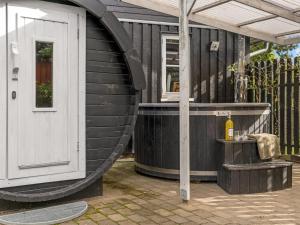 Holiday Home Neli - 850m to the fjord by Interhome