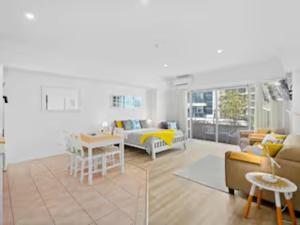 Azure Sands - Beachfront Escape- Pool Spa Games