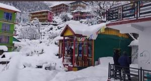 Iris cafe and cozy stay