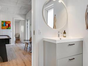 Holiday Home Arjuna - 750m from the sea by Interhome