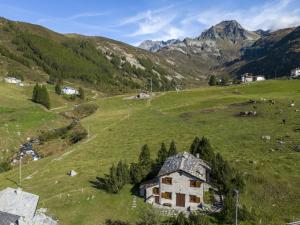 Chalet Baita Emet by Interhome