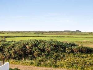 Apartment Steffan - 2-3km from the sea by Interhome