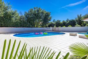 Charming Pool Apartment Liznjan - Buneta