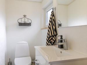 Holiday Home Gyda - 350m from the sea by Interhome